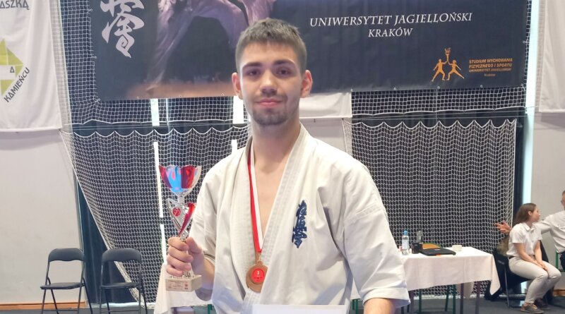 Brąz Czarneckiego na akademickich mistrzostwach Polski w karate!